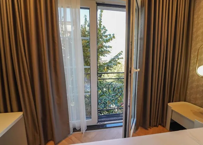 2 Steps From Center 3 3 * Tirana