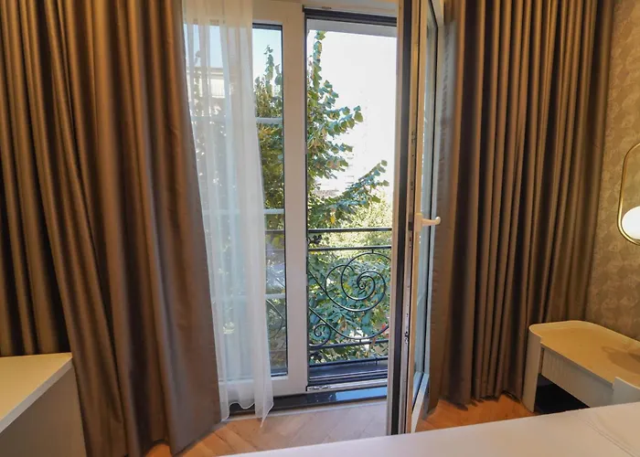 2 Steps From Center 3 3 * Tirana