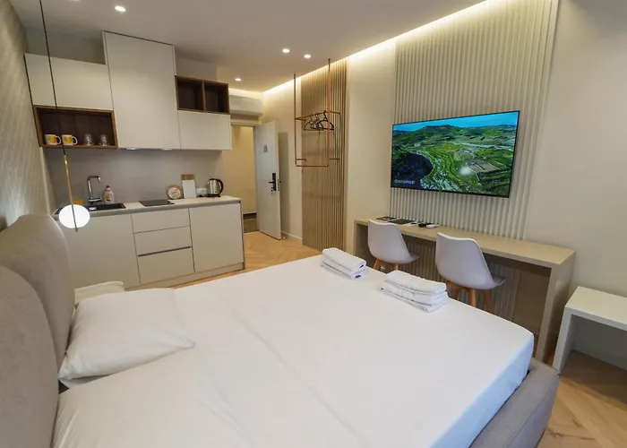 Lägenhet 2 Steps From Center 3 3 Tirana